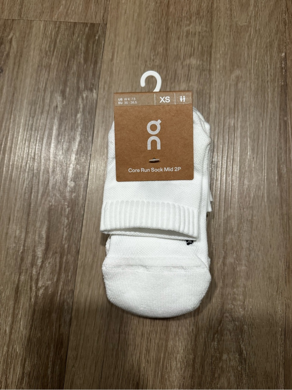 On Running White Core Run Mid Crew Socks 2-Pack